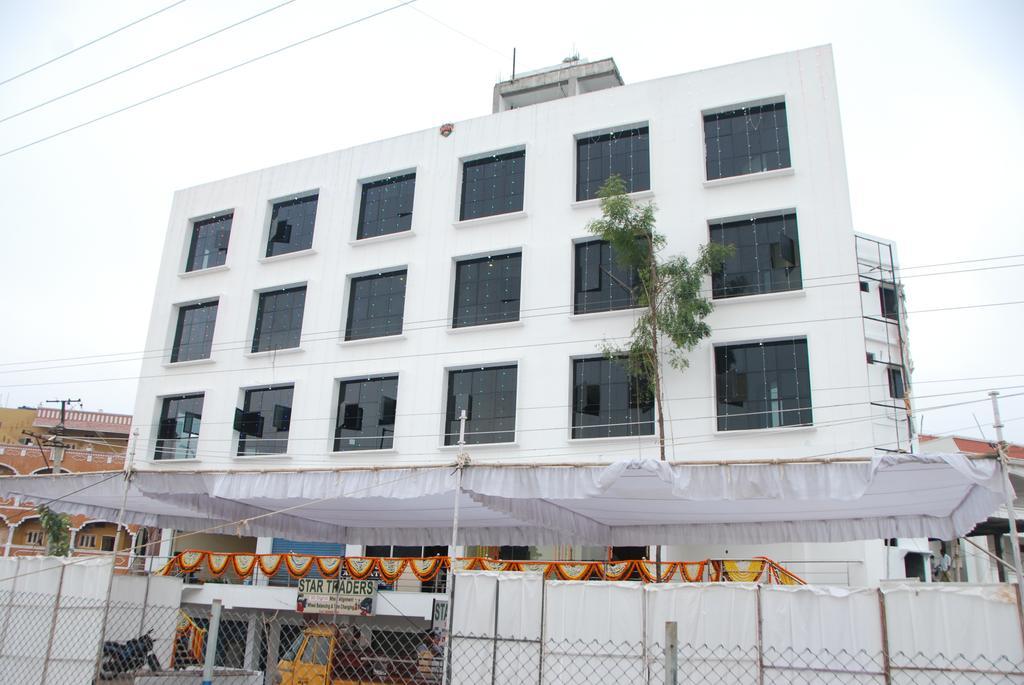 שמשבאד Hotel Neem Tree Hyderabad Airport מראה חיצוני תמונה