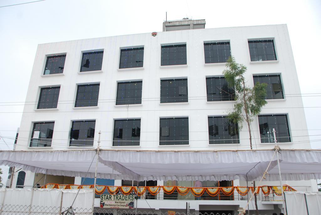 שמשבאד Hotel Neem Tree Hyderabad Airport מראה חיצוני תמונה