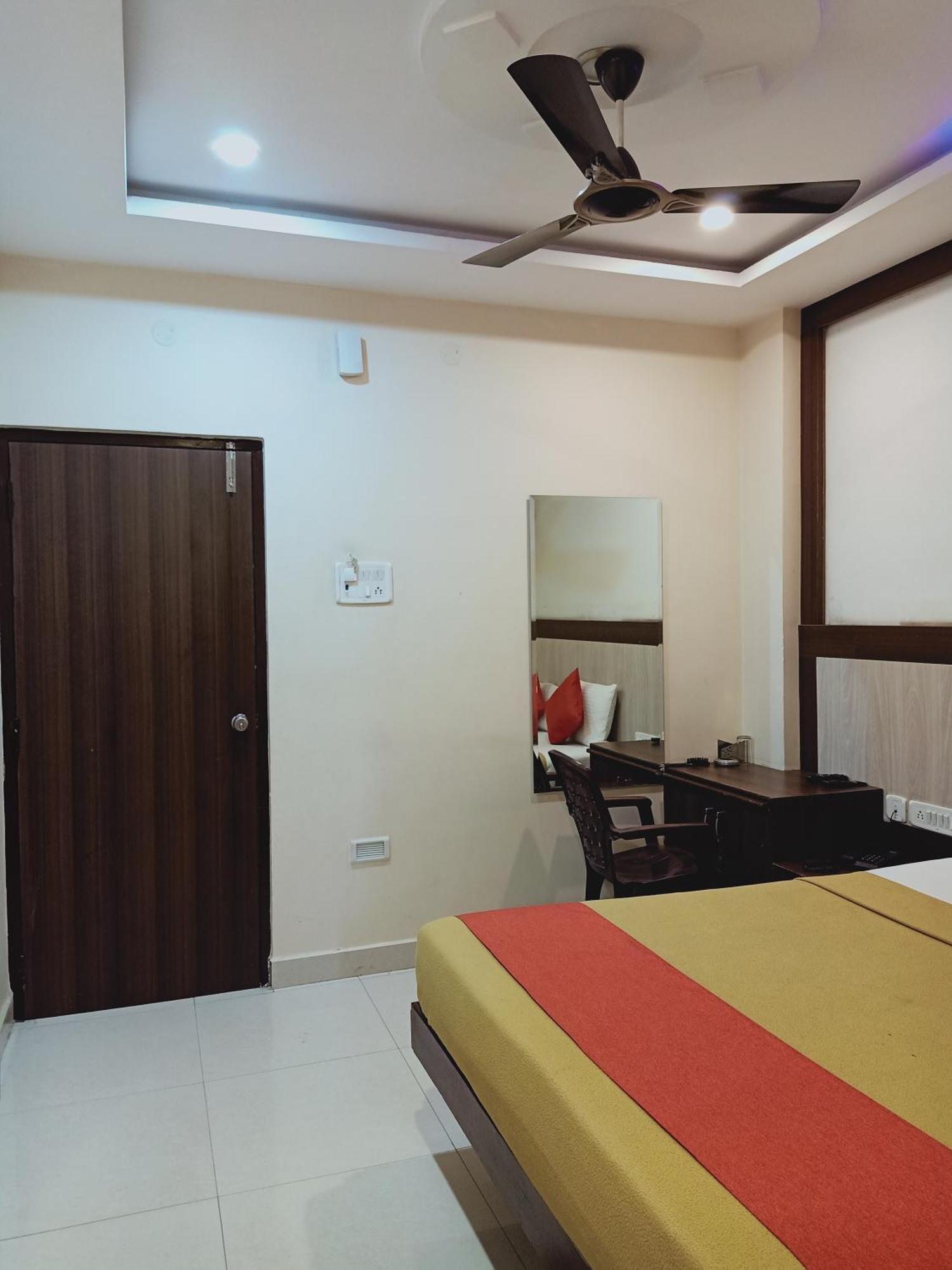 שמשבאד Hotel Neem Tree Hyderabad Airport מראה חיצוני תמונה