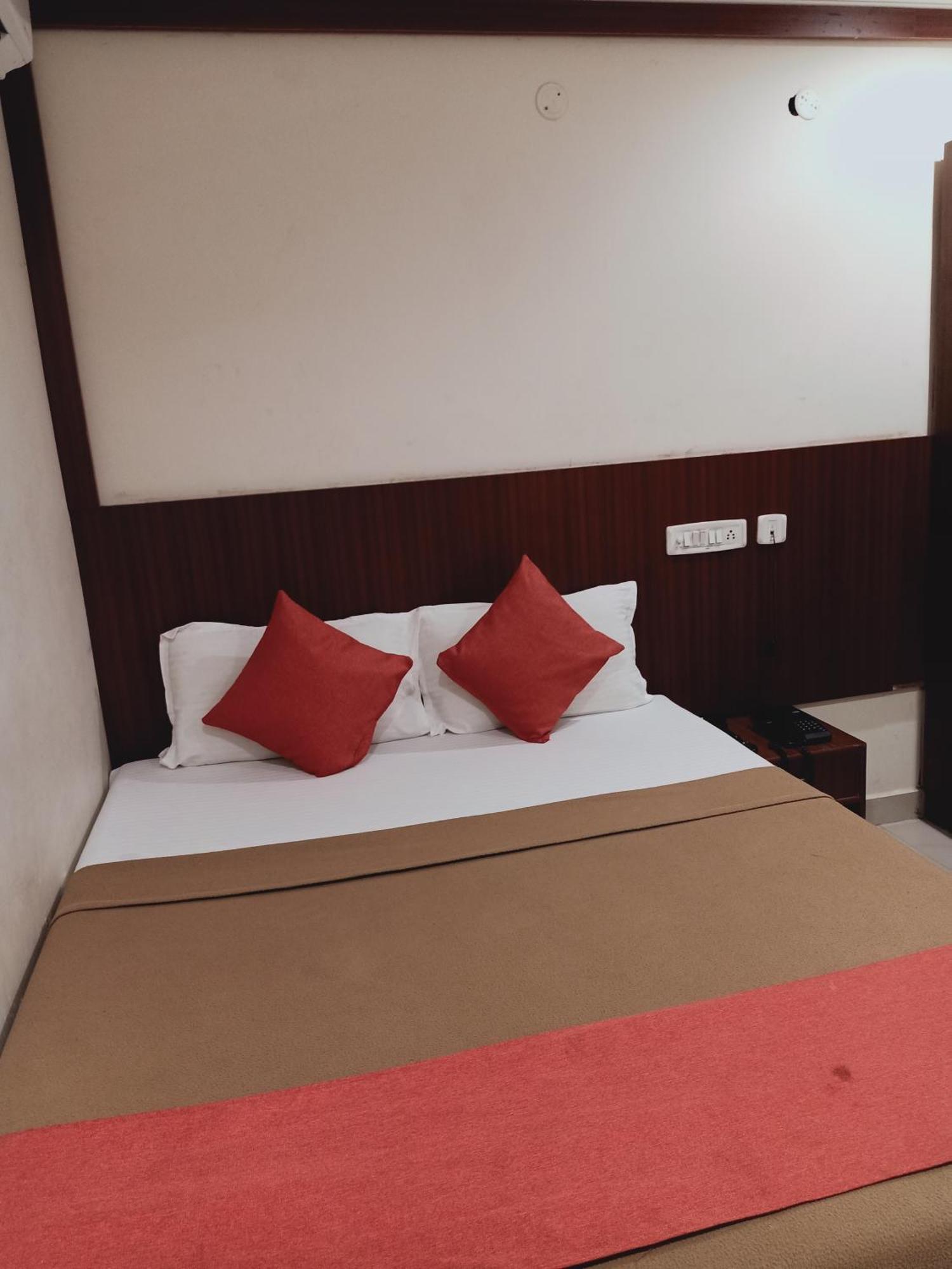 שמשבאד Hotel Neem Tree Hyderabad Airport מראה חיצוני תמונה