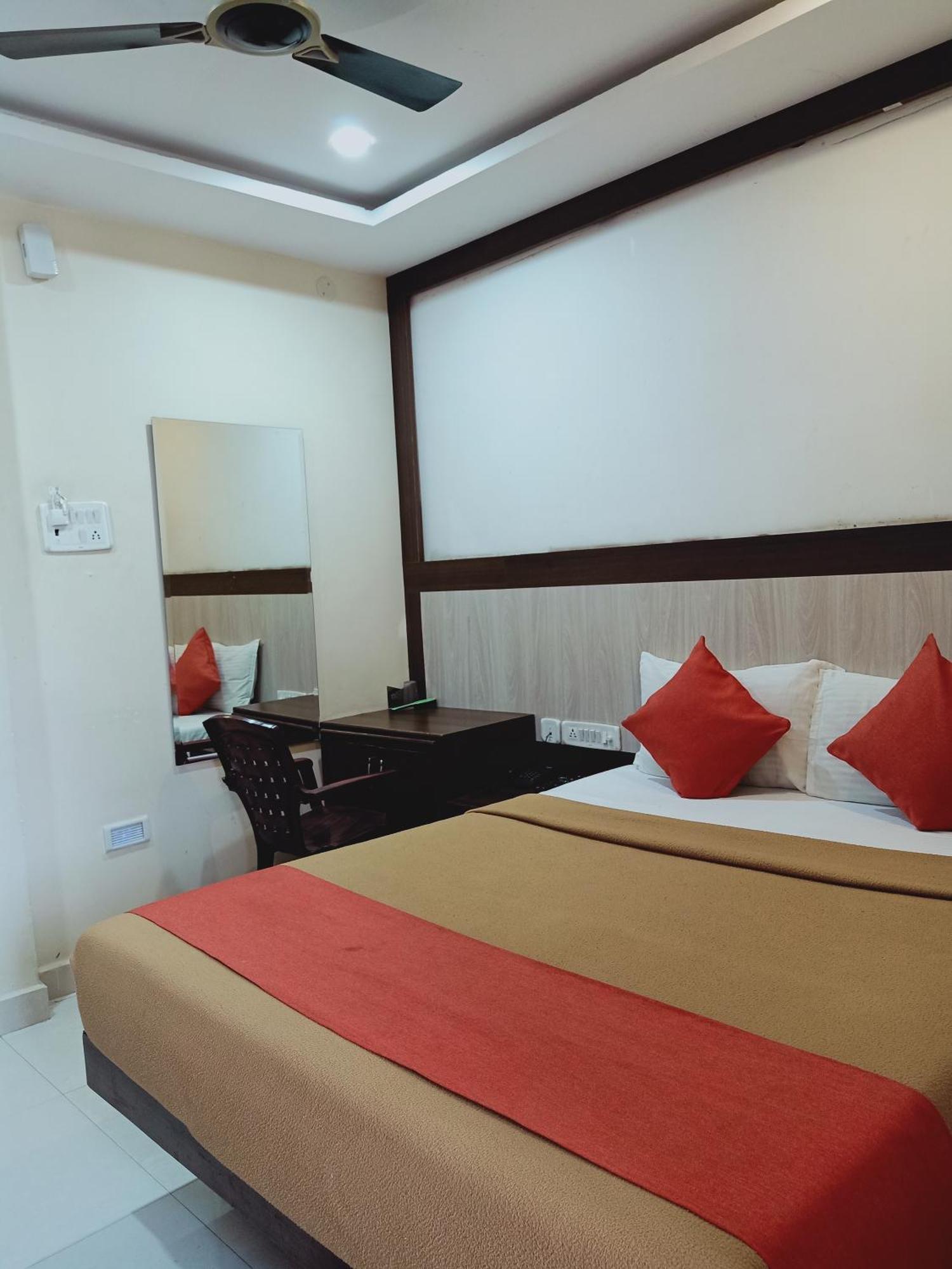 שמשבאד Hotel Neem Tree Hyderabad Airport מראה חיצוני תמונה