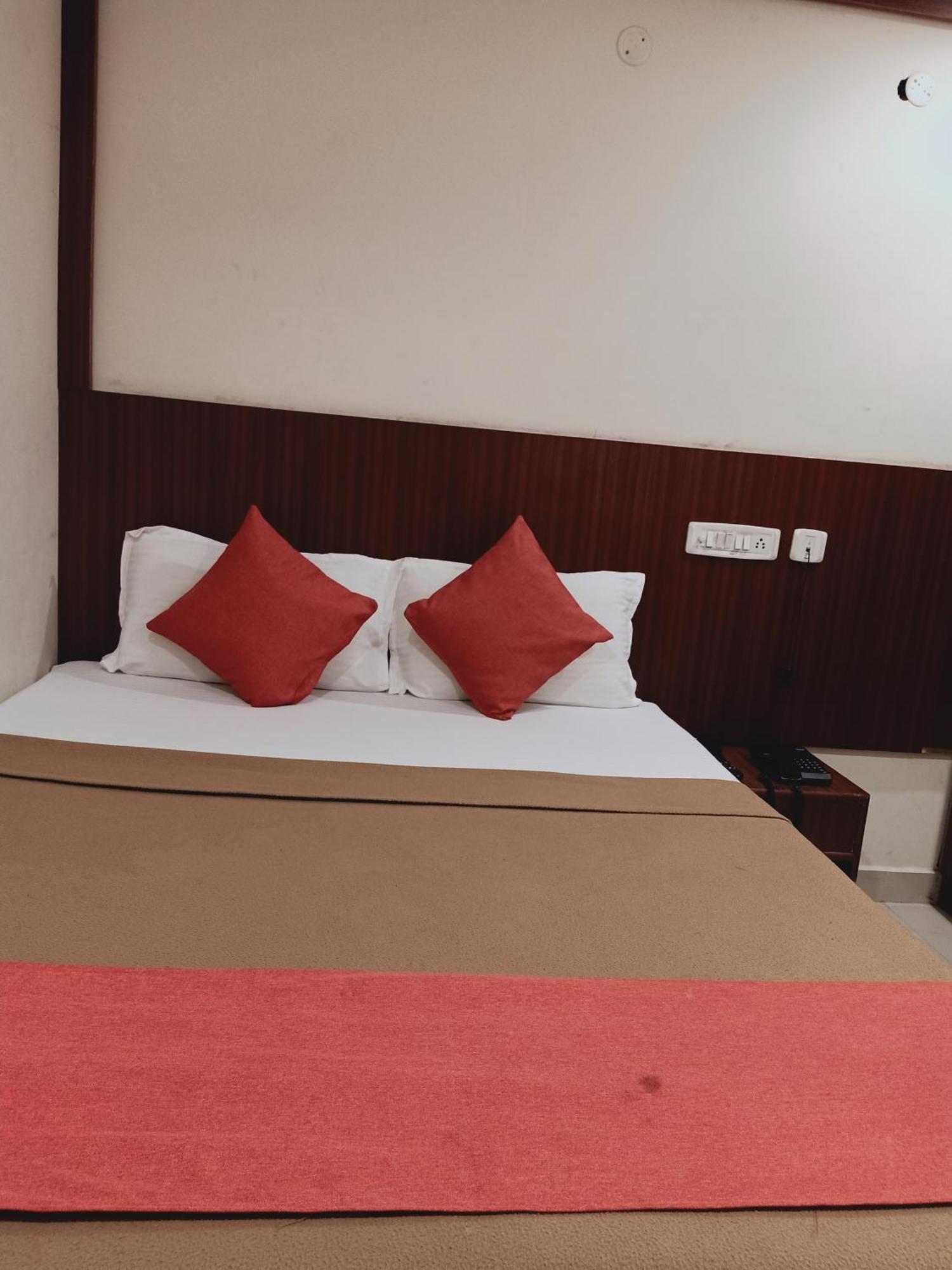 שמשבאד Hotel Neem Tree Hyderabad Airport מראה חיצוני תמונה