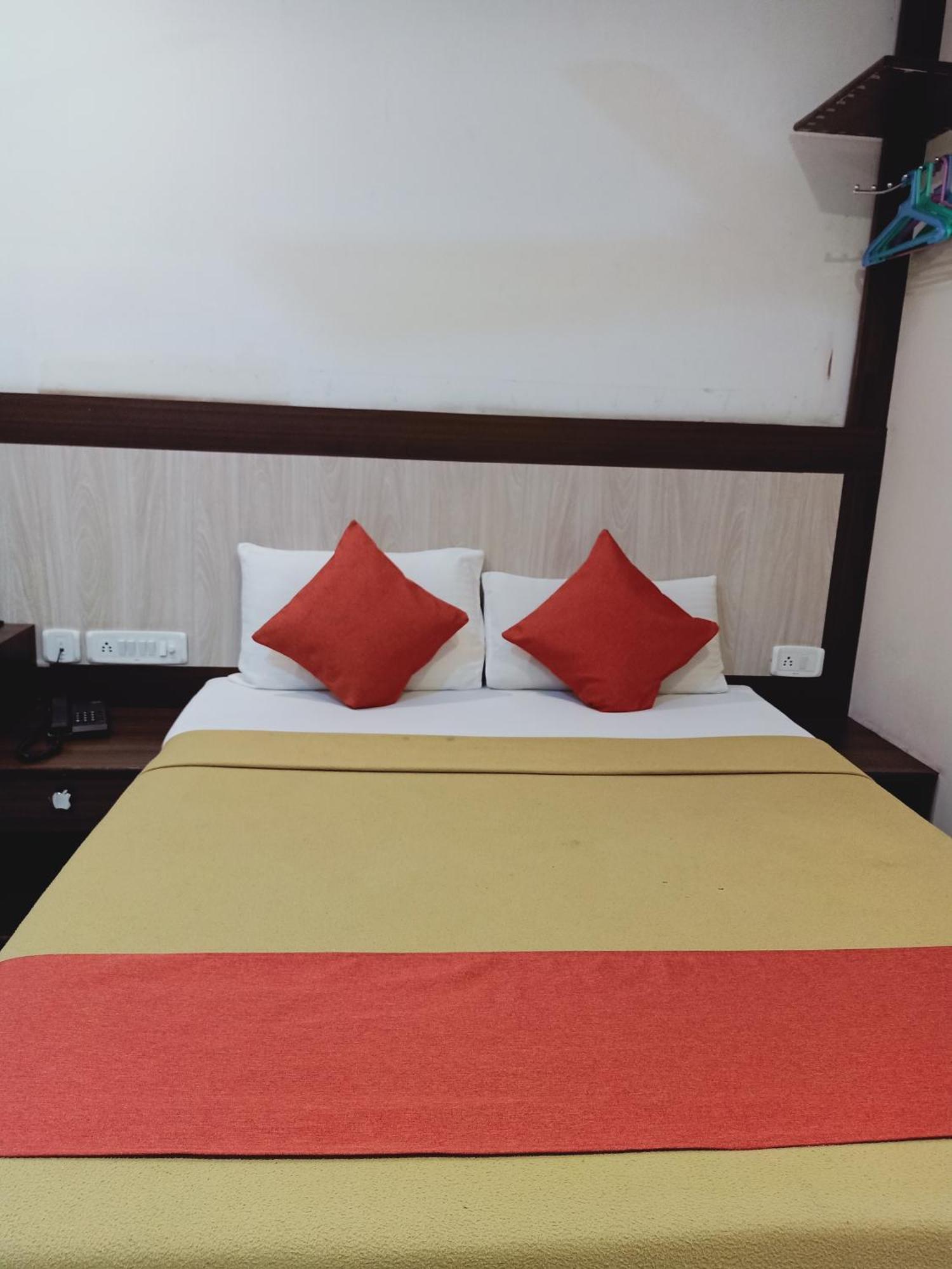 שמשבאד Hotel Neem Tree Hyderabad Airport מראה חיצוני תמונה