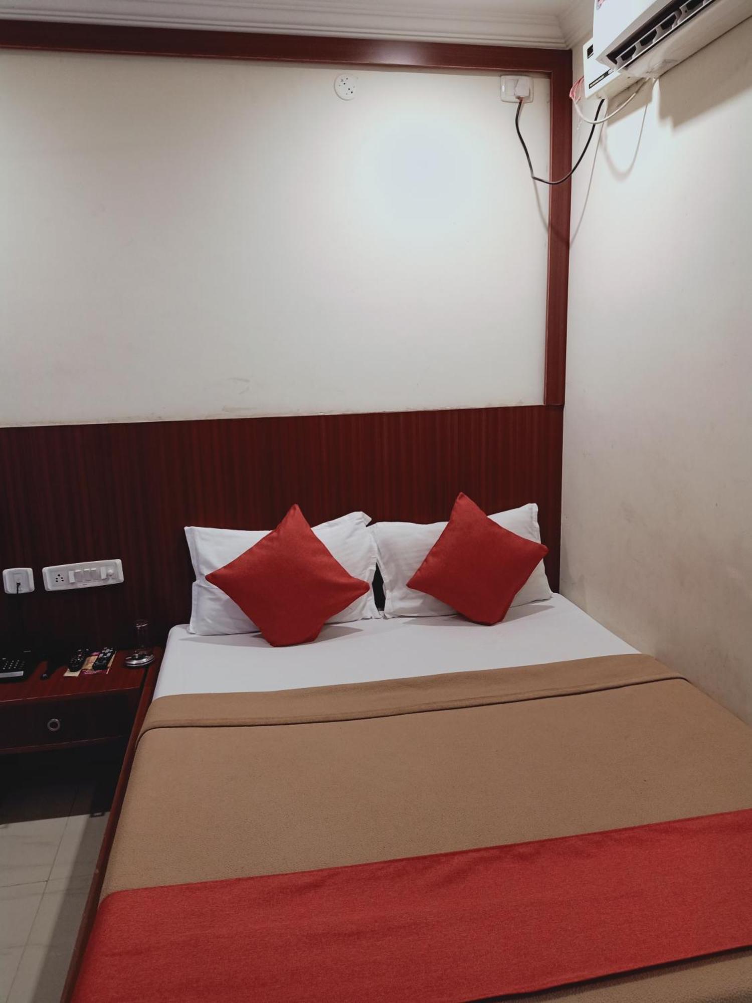 שמשבאד Hotel Neem Tree Hyderabad Airport מראה חיצוני תמונה