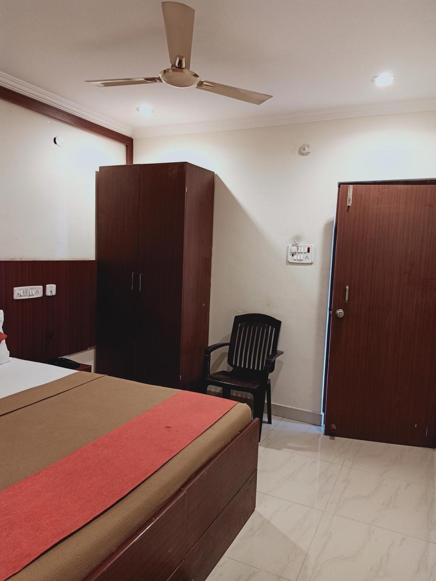 שמשבאד Hotel Neem Tree Hyderabad Airport מראה חיצוני תמונה