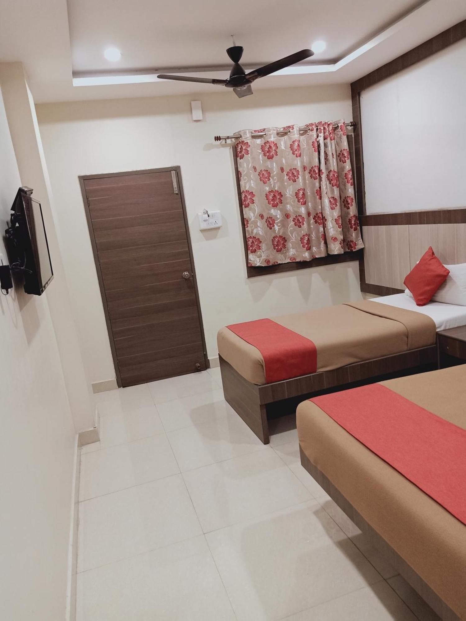 שמשבאד Hotel Neem Tree Hyderabad Airport מראה חיצוני תמונה
