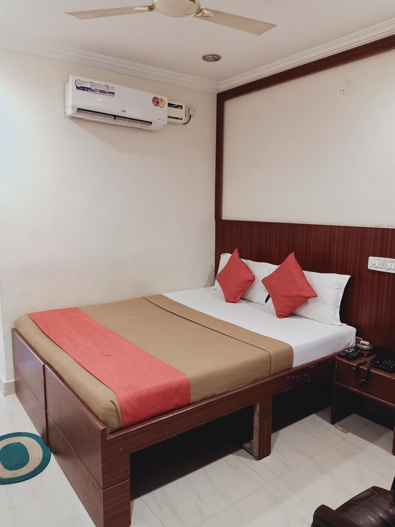 שמשבאד Hotel Neem Tree Hyderabad Airport מראה חיצוני תמונה
